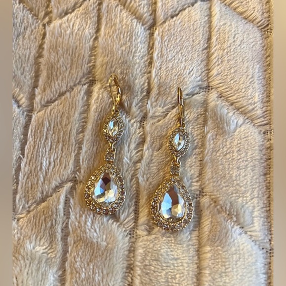 Three Tier Crystal Teardrop Pear Dangle Earring Bridal Wedding Elegant - Picture 3 of 5